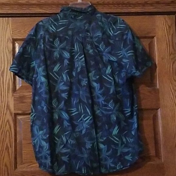 Mens Xxl hawaiian style button down shirt - Picture 3 of 6